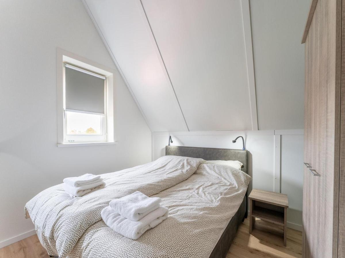 Holiday Home In Scherpenisse With Bubble Bath Luaran gambar
