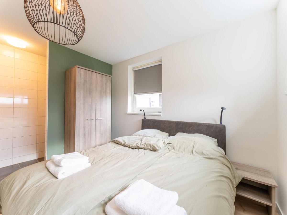 Holiday Home In Scherpenisse With Bubble Bath Luaran gambar