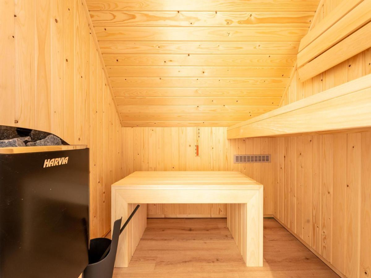 Holiday Home In Scherpenisse With Bubble Bath Luaran gambar
