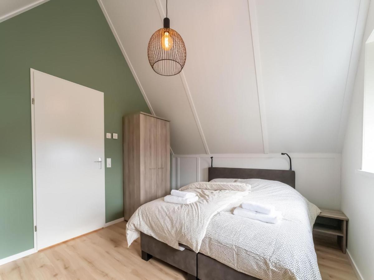 Holiday Home In Scherpenisse With Bubble Bath Luaran gambar